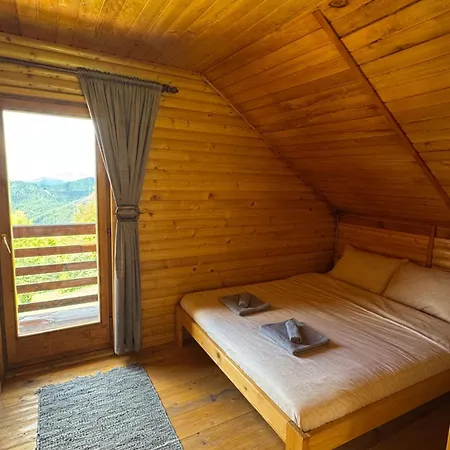 Brvnara Jevtic, Tara 펜션 모크라 고라